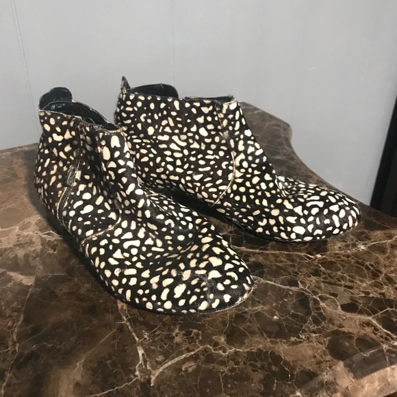 Dolce Vita Genuine Calf Hair Leather Bootie Ankle Boot Spotted Size 7 - Picture 2 of 3